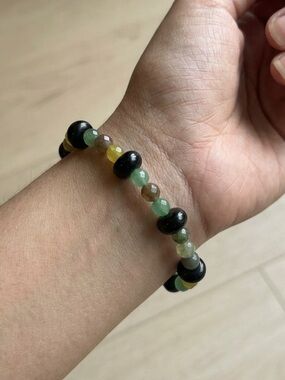 Handcrafted Indian Agate and Black Onyx Stretch Bracelet 6”